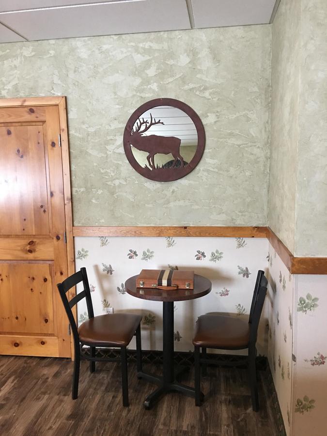 Boulder Creek Inn Donnelly Exterior photo