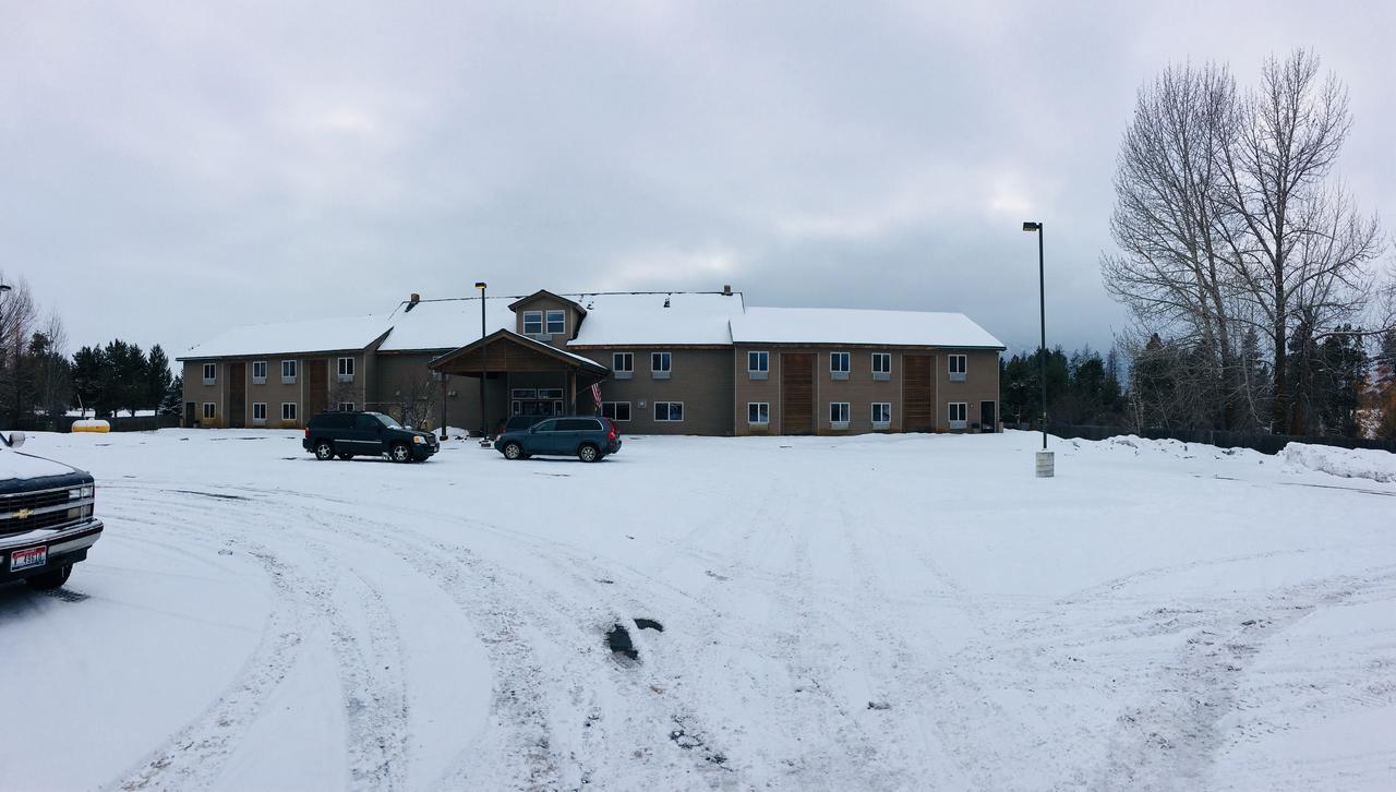 Boulder Creek Inn Donnelly Exterior photo