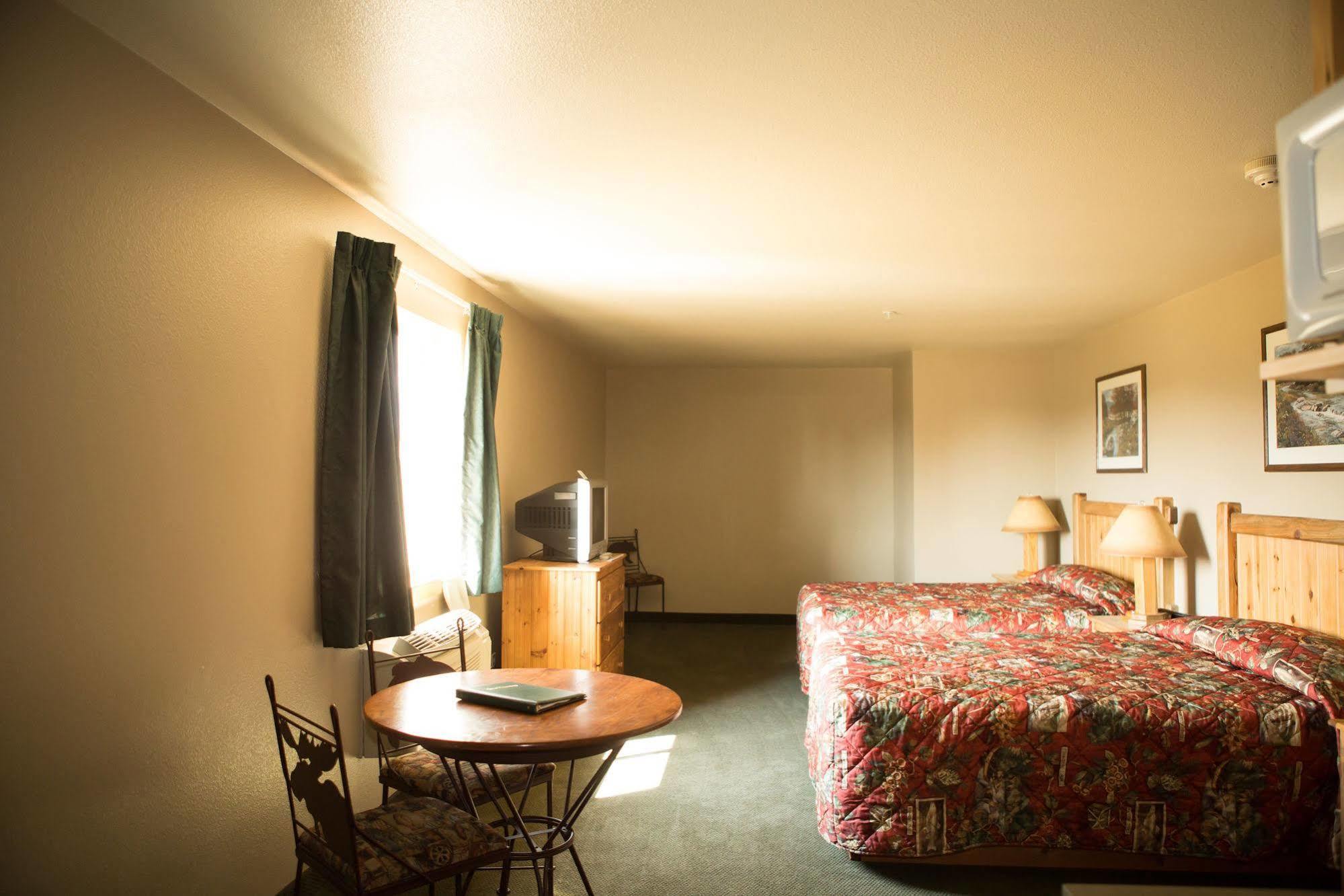 Boulder Creek Inn Donnelly Exterior photo