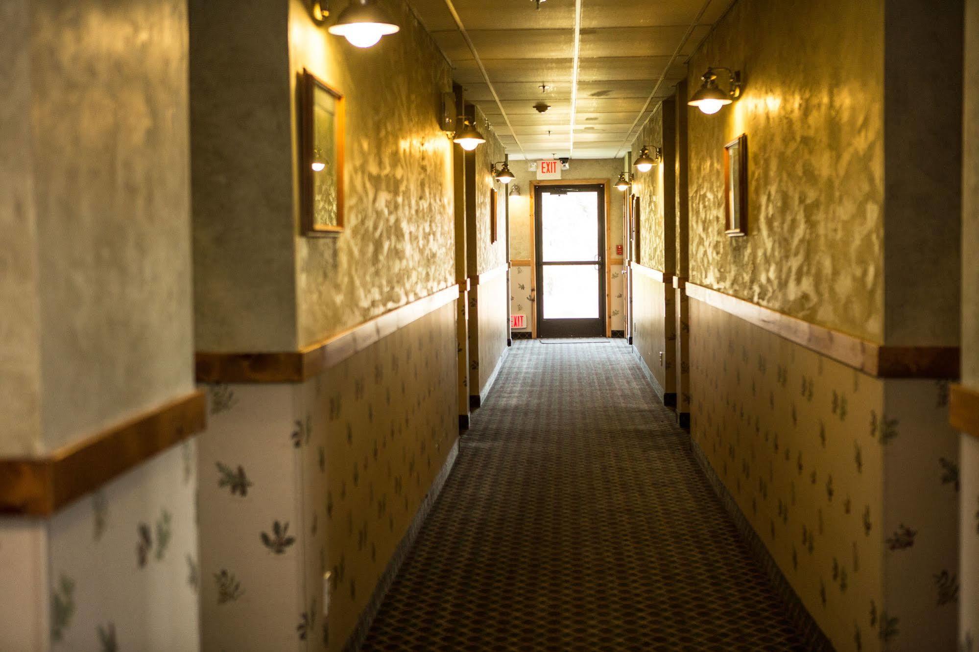 Boulder Creek Inn Donnelly Exterior photo